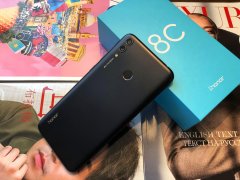 荣耀8c参数详细参数（荣耀畅玩8C首发评测）