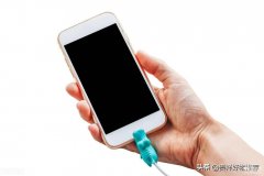 手机充电接口充不进去电是怎么回事（手机充电孔变松的解决办法