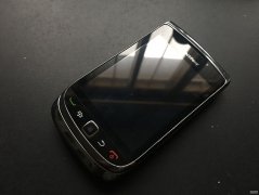 黑莓9800怎么拆解(黑莓9800简单拆卸详情)