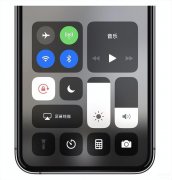 苹果12手电筒不亮了怎么回事（iPhone手电按键变灰的解决方法））