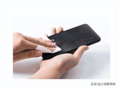 手机进水屏幕失灵了怎么办小米（手机调水里面屏幕不能用处理方法）