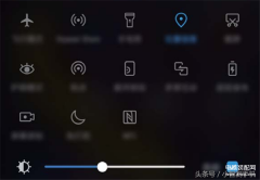 屏幕亮度自动调节关闭还是很暗（荣耀10屏幕太暗调亮方法）
