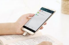 充电器充电时发热怎么回事（充电式充电发烫的处理方法）
