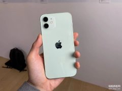 苹果13和12的区别建议买哪个（买iPhone 13还是iPhone 12，终于有答案了）