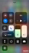 苹果手机投屏电视上怎么放大屏幕（iPhone手机投屏的正确方式）