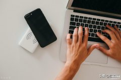 手机无线充电器怎么使用（桌面无线充电的正确使用方法）