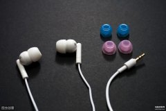 airpods掉水里怎么办（耳机进水了快速急救方法）