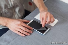 钢化膜有气泡会自己消失吗（钢化膜气泡消除小妙招）