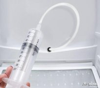 冰箱排水孔堵塞疏通方法（冰箱冷藏室排水孔堵塞清理技巧）