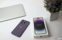 黑屏手机怎么恢复正常（iPhone14黑屏自救指南）