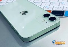 苹果手机黑屏怎么回事打不开（iPhone12mini手机突然不开机了处理方法）