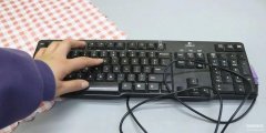 键盘脏了如何清洗（键盘用久了脏东西清理方法）