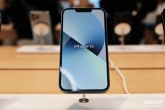iphone13突然黑屏怎么解决（iPhone黑屏解决方法技巧）