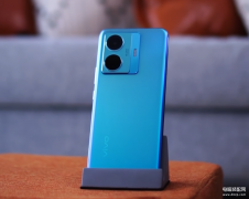 vivo手机s15e参数配置（vivoS15e搭载5nm芯片+三星直屏）