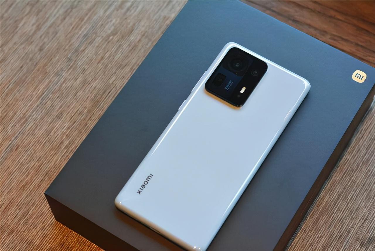 入手小米MIX4，还是选择小米11 Pro？看完综合对比，你就清楚了