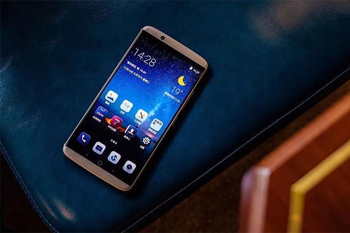 花1199元买顶配骁龙821可好？中兴天机Axon 7S老旗舰就卖这价