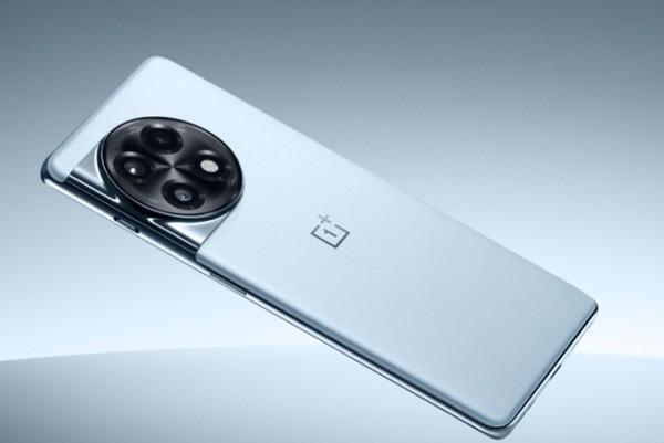 夏日炎炎 手机发烫不要慌 这四款机型帮你解决一切问题