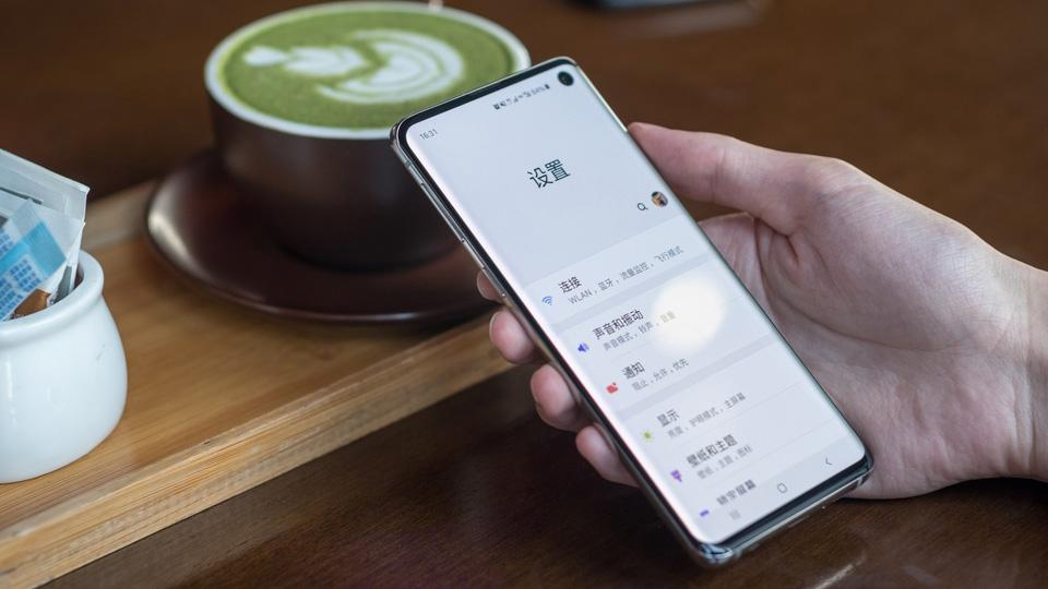 三星S10能稳固高端地位?看看这先进高配,才见真本色