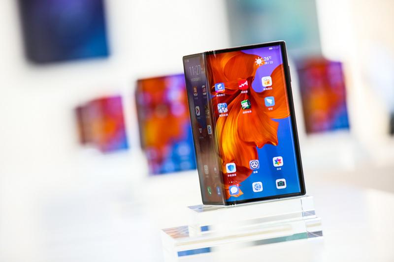 现场直击 | 华为发布首款折叠手机Mate X，售价16999元