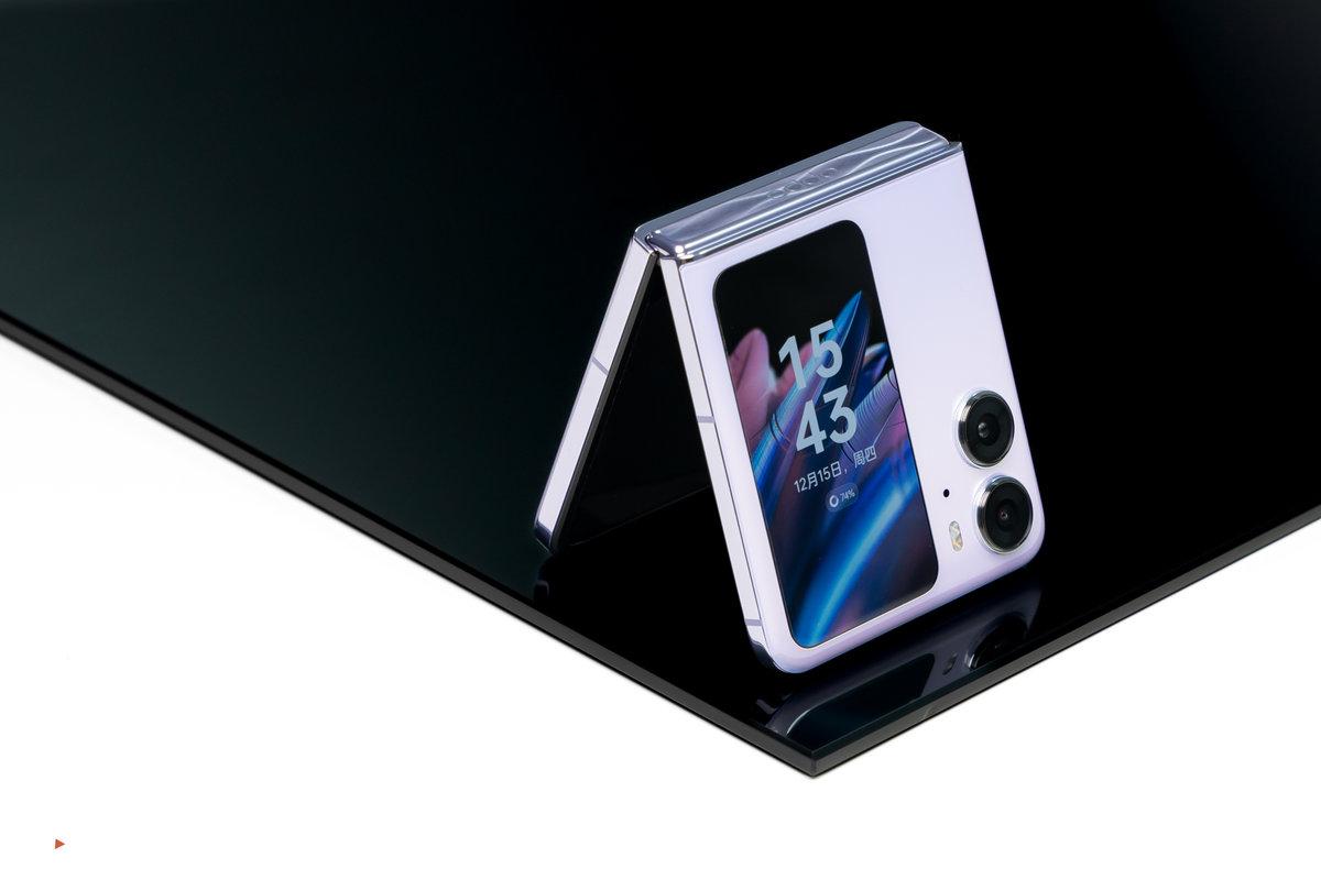 OPPO Find N2 Flip评测：创新性超大外屏，轻巧好用