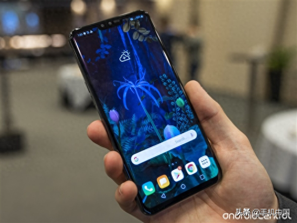 LG V50 ThinQ发布:骁龙855+后置三摄 还能“折叠”哦