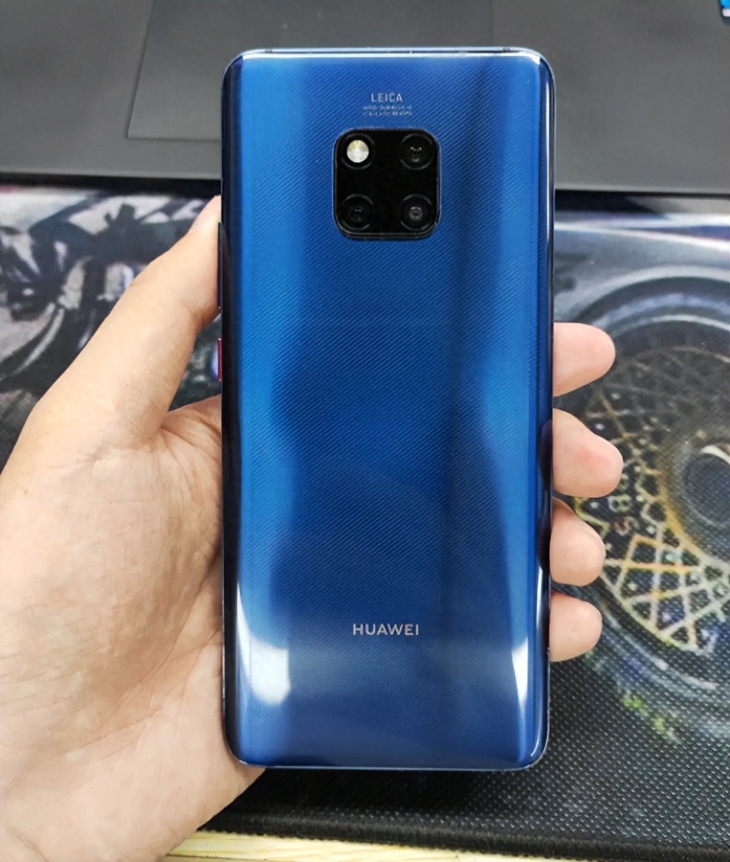一代神机mate20pro，麒麟980处理器+鸿蒙系统，至今还有大量用户