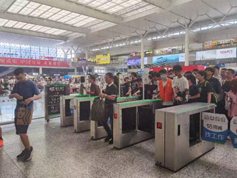 铁路上海站7月1日起实施新列车运行图,首开至西宁方向高铁