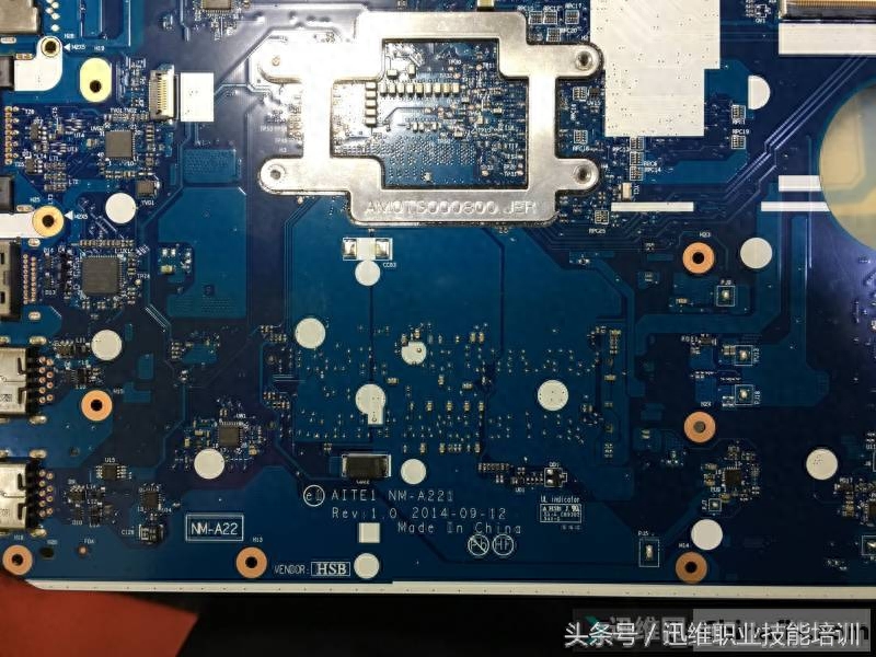 三修机联想笔记本电脑,电池能开机电源不能开机特殊故障艰难维修