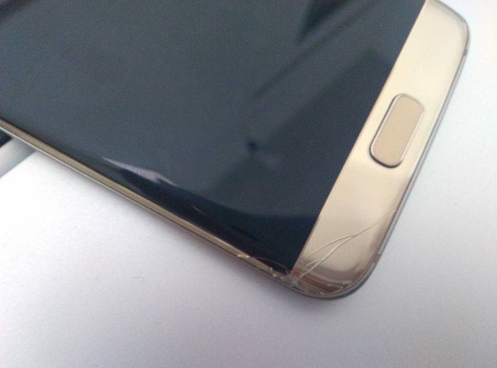 我花450块在华强北修了三星s7edge的屏幕