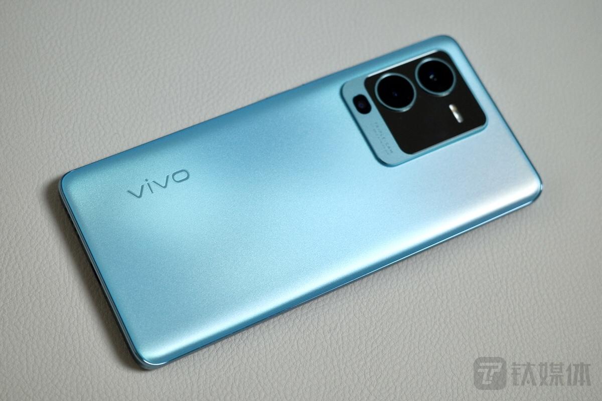跃级中端推进品牌升级，vivo S15 Pro评测