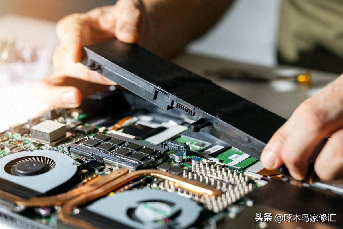 电脑黑屏打不开是什么原因?