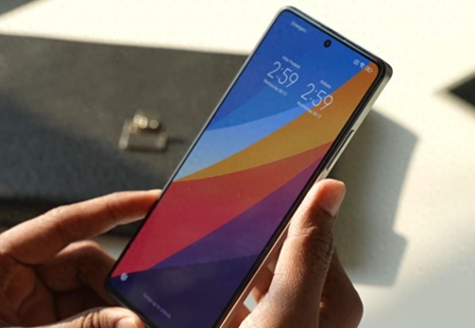 1099元，小米突然发布新机，5000mAh+4nm芯片