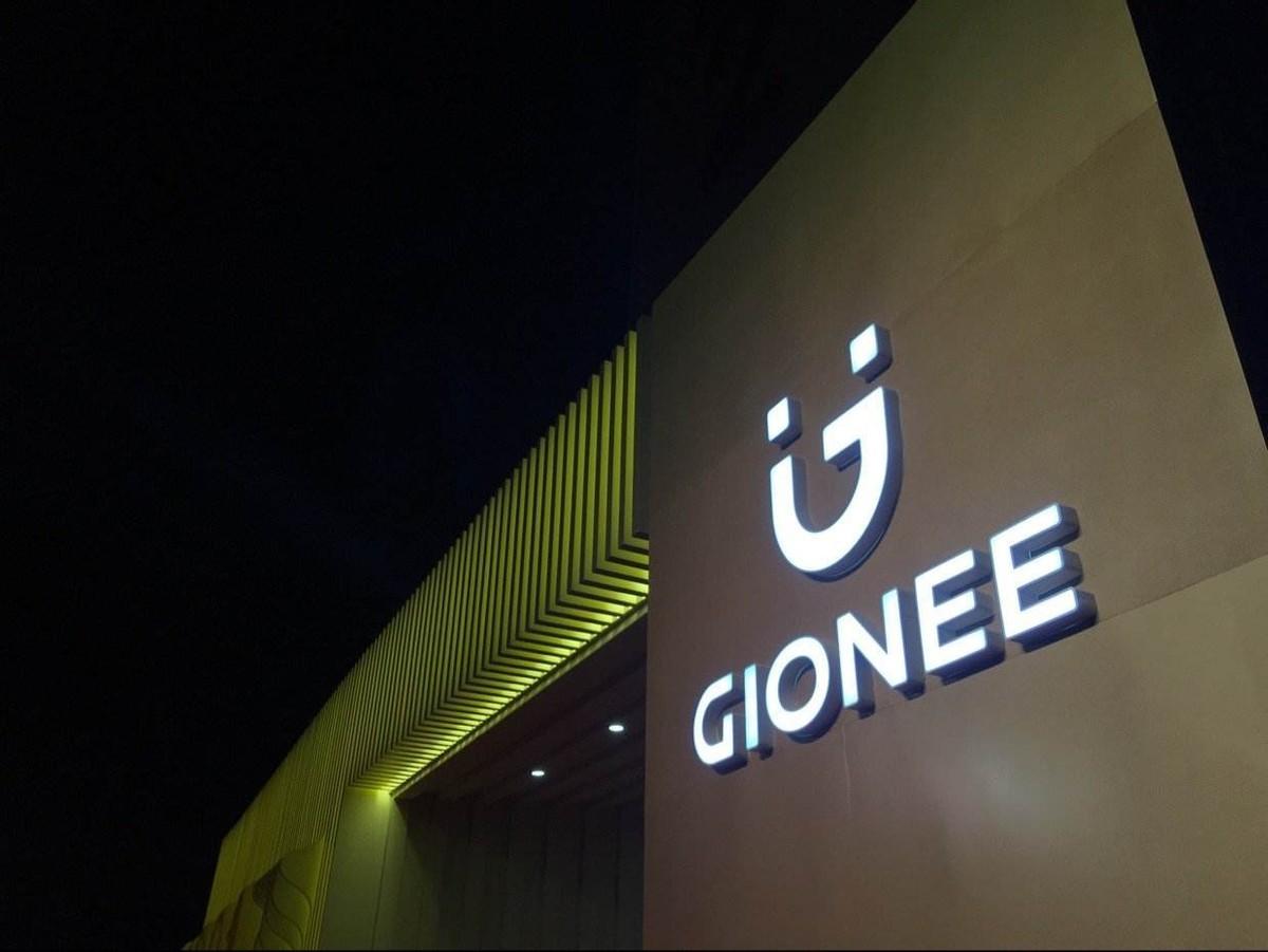 刚刚金立上线的手机,华为苹果都成了原告?