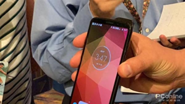 10秒用完1G流量?抢先上手国内首批5G手机