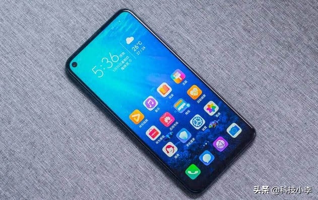 价格相差300元,荣耀20与荣耀V20哪一款更值得入手?