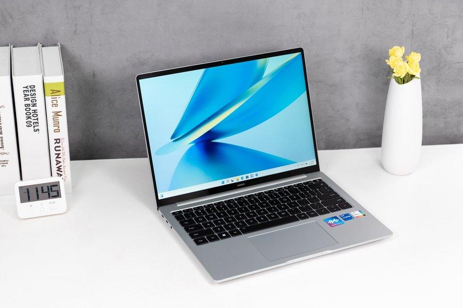 全新荣耀MagicBook 14评测：性能与续航表现惊人的14寸轻薄本
