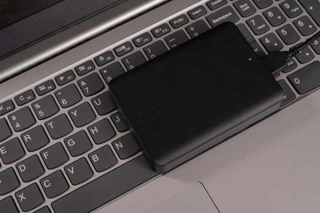 小体积大容量,移动办公的绝佳之选:东芝Canvio Basics(A5)移动硬盘评测