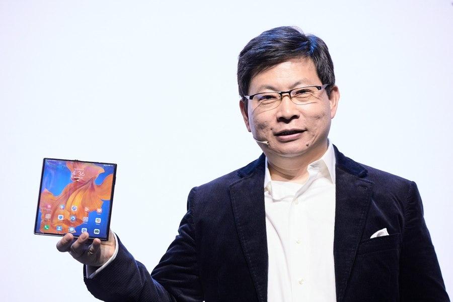 华为新折叠屏手机MateXs售价16999元，超级旗舰开启预约