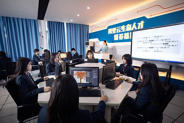 报个基础电脑培训班要多少钱呢