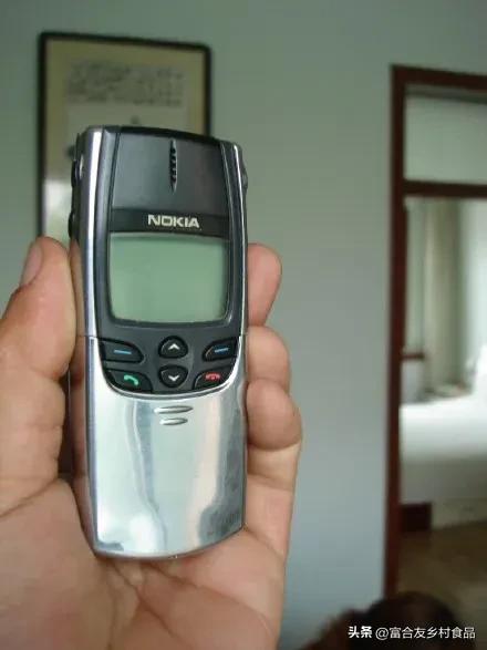 我的第一部手机1998年诺基亚8810