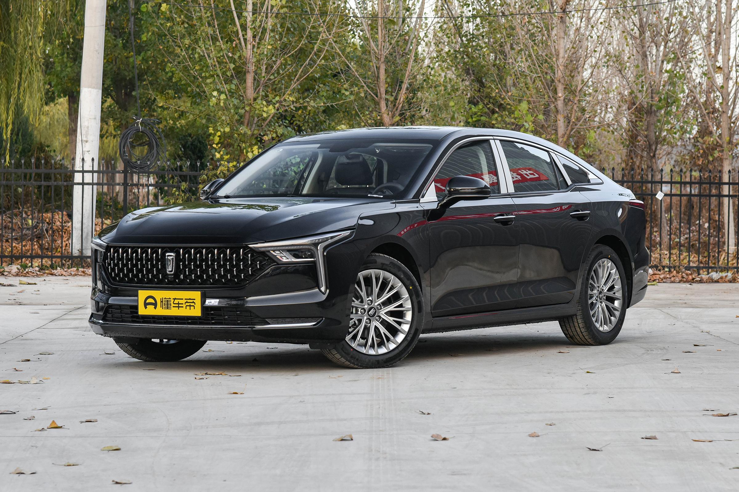 新车 | 售10.59万元起,2022款奔腾B70上市,增电动尾门/价格有调整