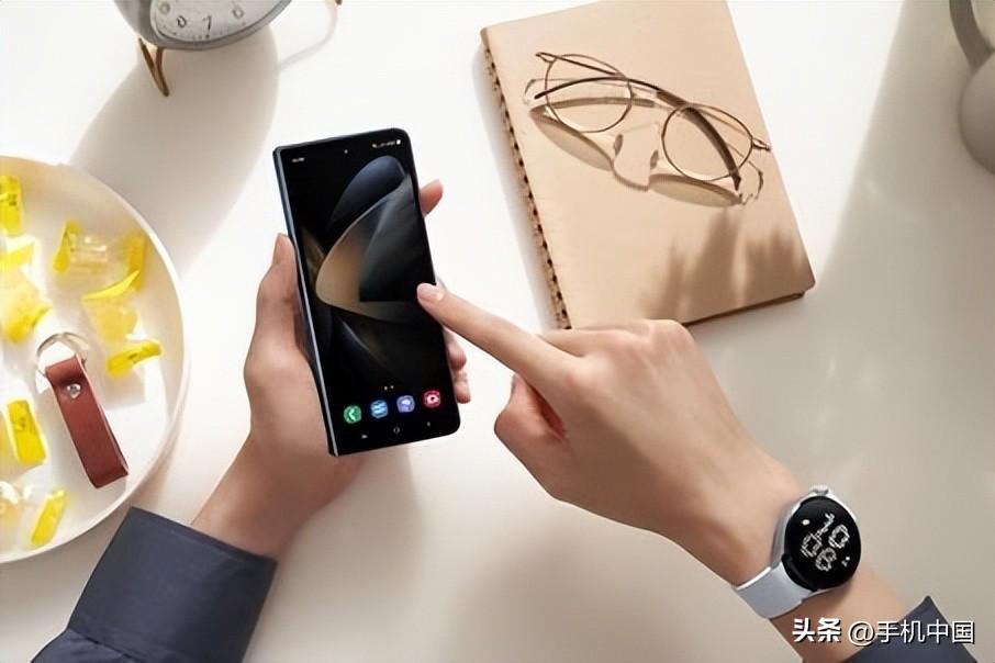 诚意升级三星Galaxy Z Fold4再次拉高折叠屏手机水准