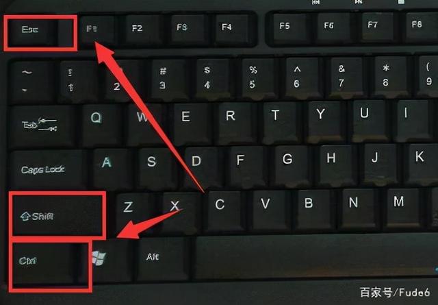 电脑桌面图标只有字没有图标了怎么回事（鼠标点击桌面图标没反应）