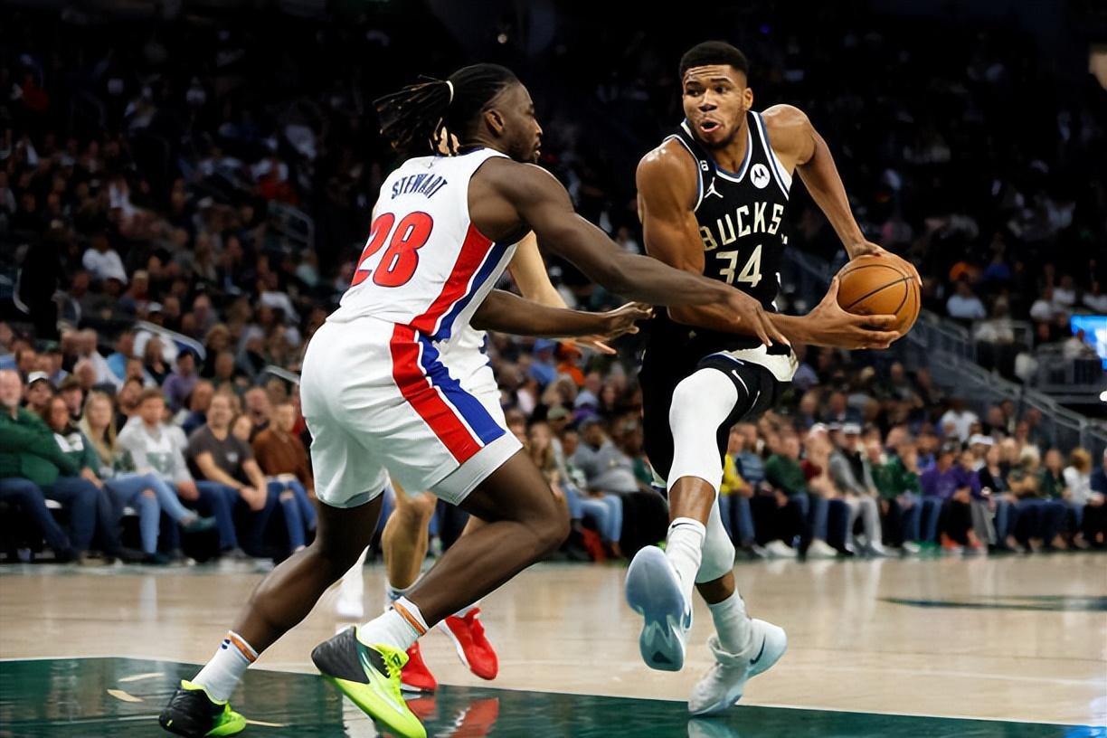 字母哥31+7霍勒迪25+7+10雄鹿擒活塞豪取6连胜