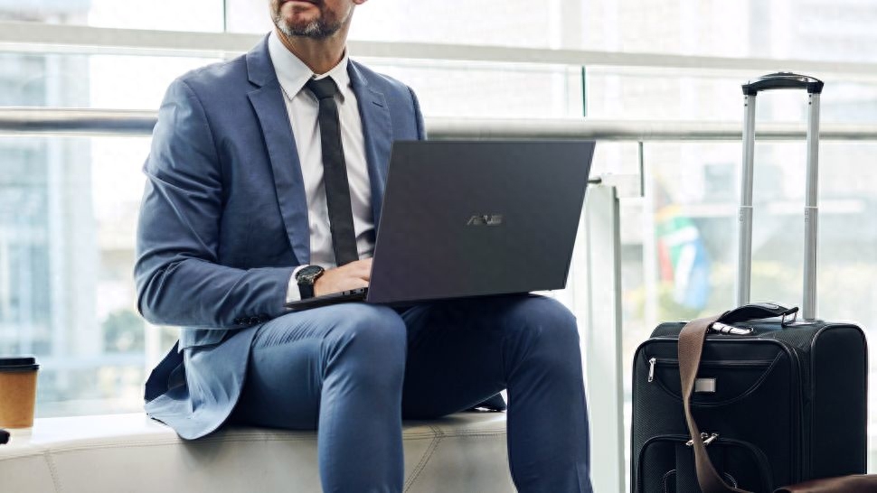 华硕推出 ExpertBook B9 / B7 2022 款笔记本电脑：升级 12代CPU