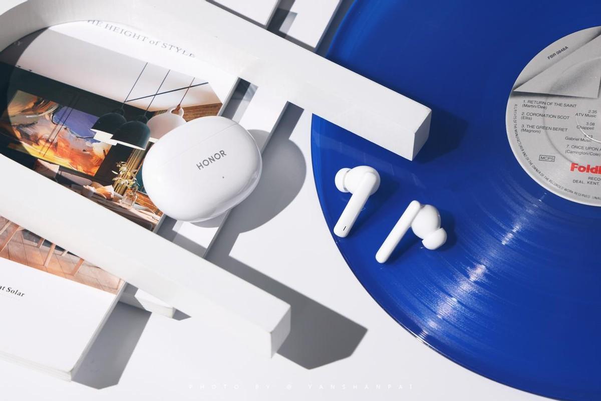 400多的真无线耳机也有全面好体验，荣耀Earbuds 3i评测