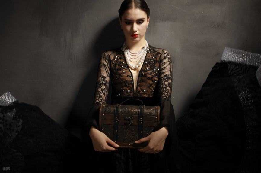 将奢侈掌握于方寸间，揭秘心系天下三星W2018如何玩转高级定制