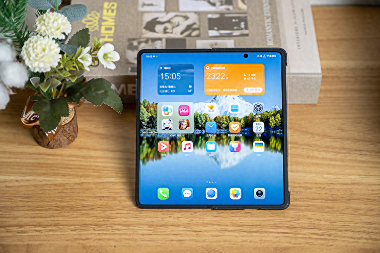 荣耀Magic V2测评:折叠屏手机做的那么轻薄有什么用?