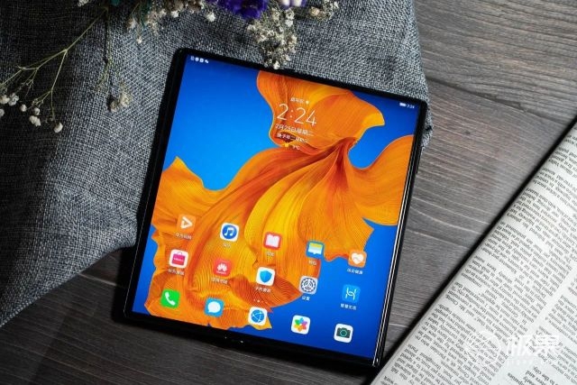 华为 MateXs测评：软硬件同样出色的折叠屏机皇