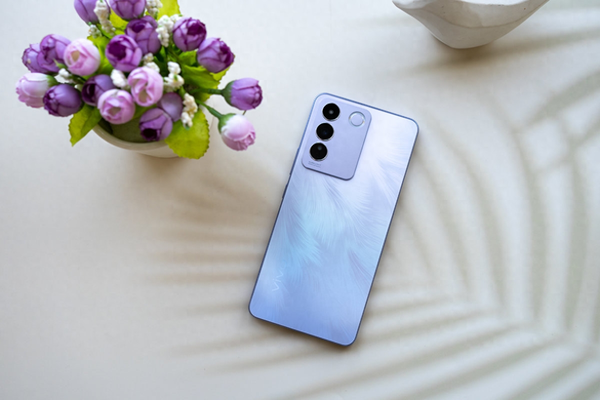 vivo S16e评测：潮流配色与轻薄机身，质感满满